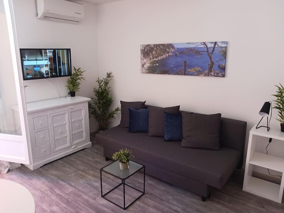 Studio Meuble Bord De Mer Bormes-les-Mimosas Exterior foto